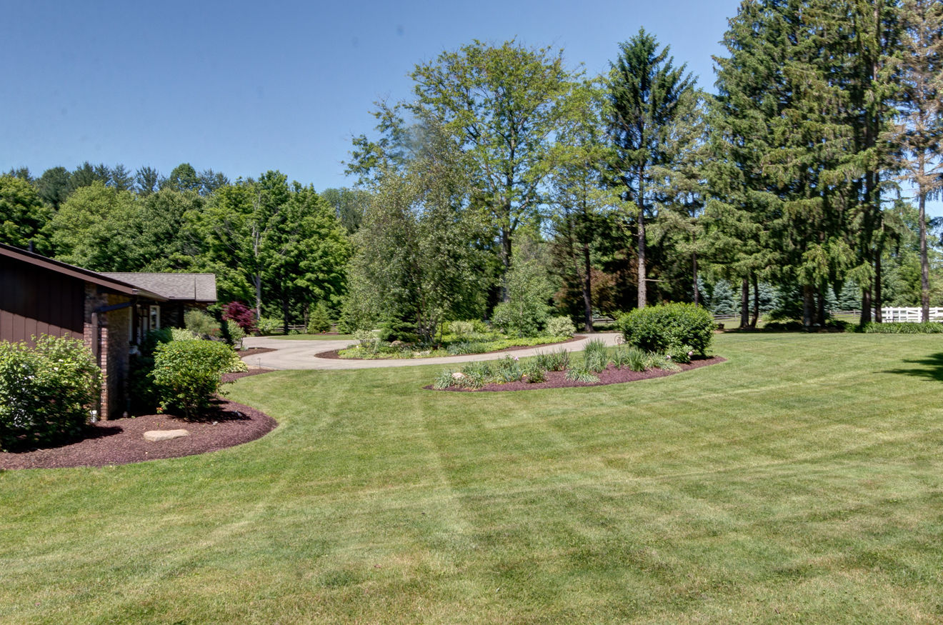 [ View this listing in a special slideshow! ]