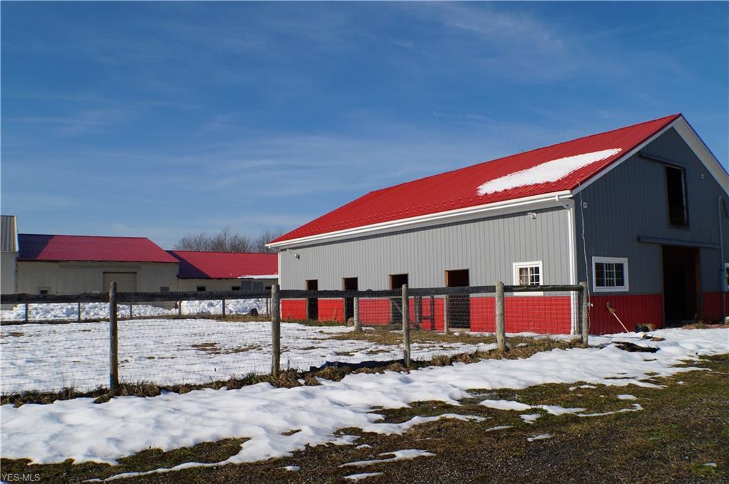 [ View this listing in a special slideshow! ]