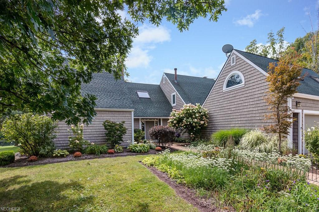 [ View this listing in a special slideshow! ]