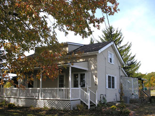 [ Click to tour this home's interior! ]