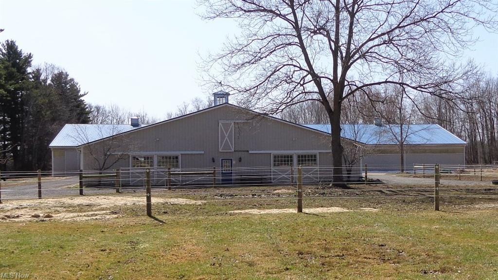 [ View this listing in a special slideshow! ]