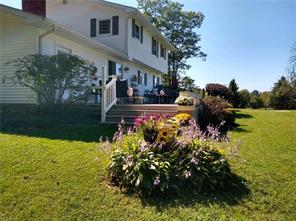 [ View this listing in a special slideshow! ]